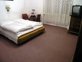H�romfa bababar�t sz�ll�sfoglal�s